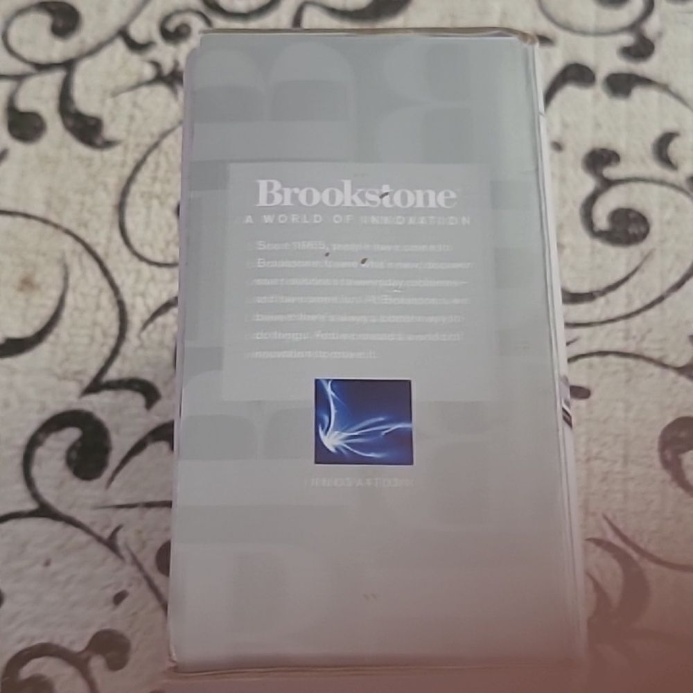 Brookstone Digital Keychain - Picture 5 of 8